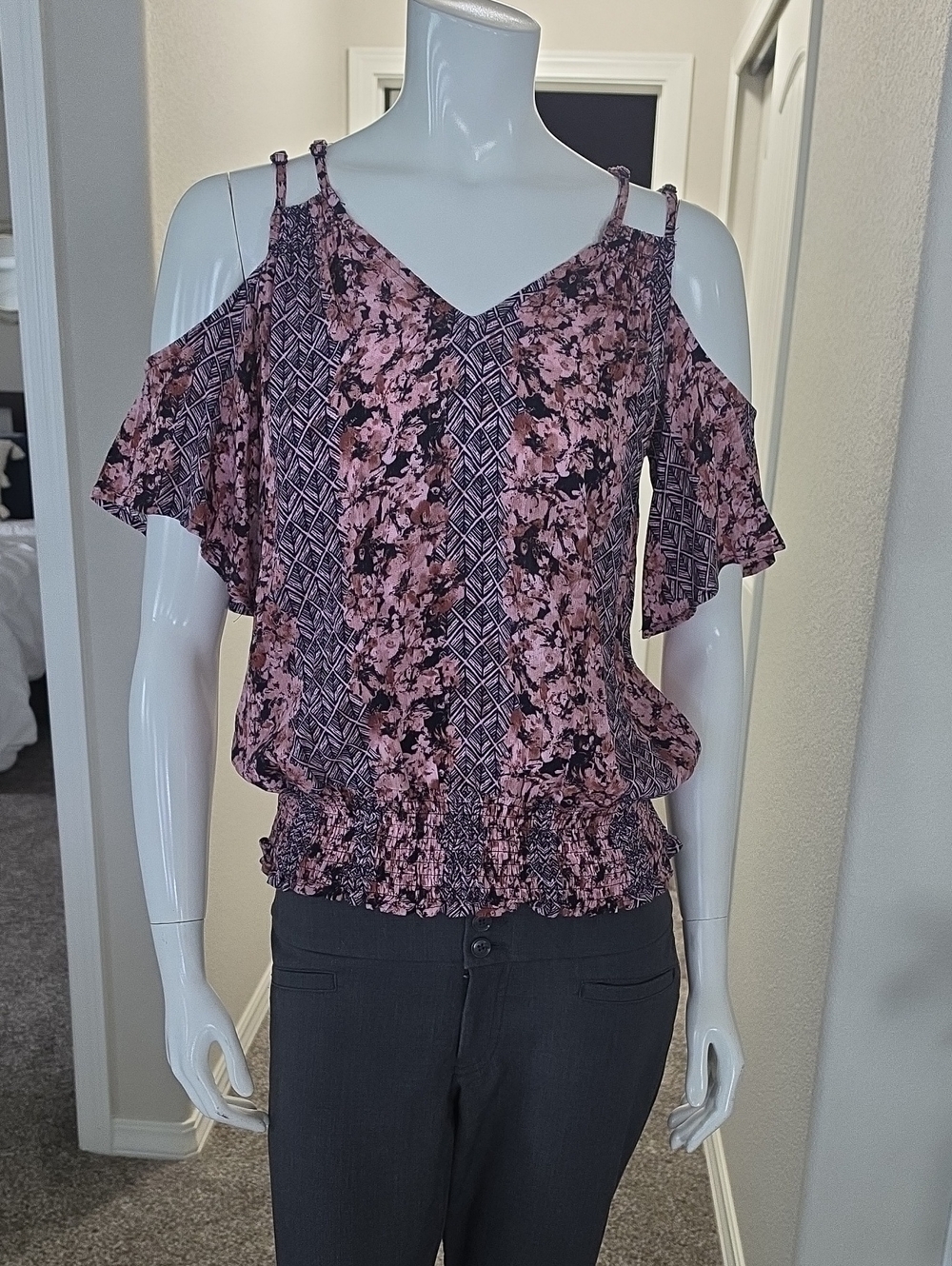 Buckle Pink Floral Cold-Shoulder Blouse